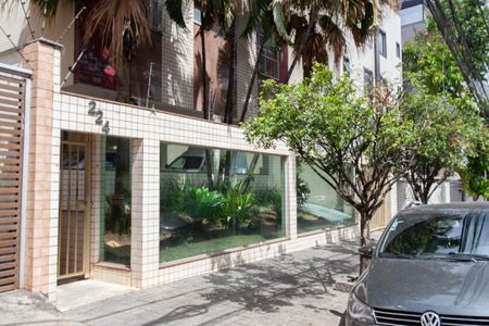 Apartamento à venda com 130m², 3 quartos e 2 vagas Apartamento à venda com 130m², 3 quartos e 2 vagasFachada