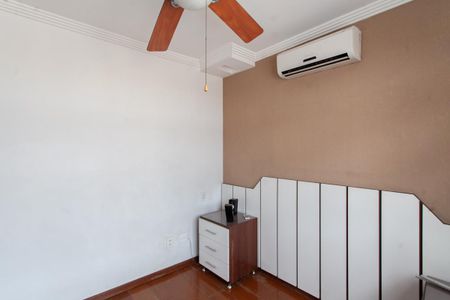 Apartamento à venda com 130m², 3 quartos e 2 vagas Apartamento à venda com 130m², 3 quartos e 2 vagasSuíte 1