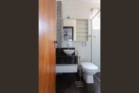 Apartamento à venda com 130m², 3 quartos e 2 vagas Apartamento à venda com 130m², 3 quartos e 2 vagasBanheiro da Suíte 2