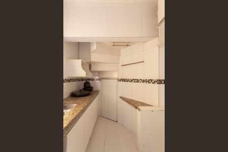 Apartamento à venda com 130m², 3 quartos e 2 vagas Apartamento à venda com 130m², 3 quartos e 2 vagasCozinha