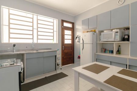 Casa para alugar com 250m², 3 quartos e 2 vagasCozinha