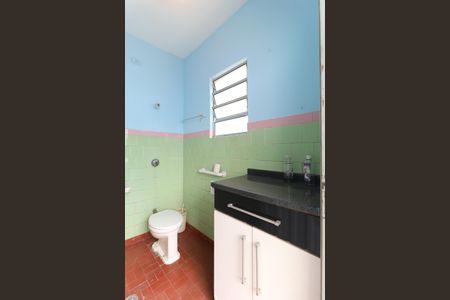 Casa à venda com 400m², 5 quartos e 3 vagas Casa à venda com 400m², 5 quartos e 3 vagasBanheiro de Serviço da casa 1