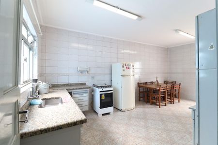 Casa à venda com 400m², 5 quartos e 3 vagas Casa à venda com 400m², 5 quartos e 3 vagasCozinha da casa 1