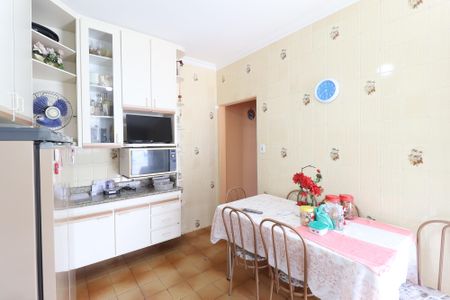 Casa à venda com 400m², 5 quartos e 3 vagas Casa à venda com 400m², 5 quartos e 3 vagasCozinha da casa 2