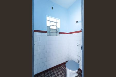 Casa à venda com 400m², 5 quartos e 3 vagas Casa à venda com 400m², 5 quartos e 3 vagasBanheiro de Serviço