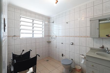 Casa à venda com 400m², 5 quartos e 3 vagas Casa à venda com 400m², 5 quartos e 3 vagasBanheiro Social da casa 1