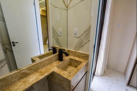 Casa à venda com 220m², 3 quartos e 6 vagas Casa à venda com 220m², 3 quartos e 6 vagasBanheiro da Suíte