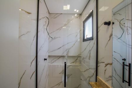 Casa à venda com 220m², 3 quartos e 6 vagas Casa à venda com 220m², 3 quartos e 6 vagasBanheiro da Suíte