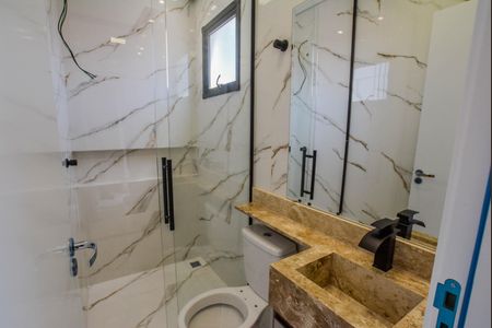 Casa à venda com 220m², 3 quartos e 6 vagas Casa à venda com 220m², 3 quartos e 6 vagasBanheiro da Suíte