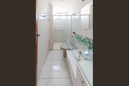 Apartamento à venda com 83m², 3 quartos e 2 vagas Apartamento à venda com 83m², 3 quartos e 2 vagasBanheiro social