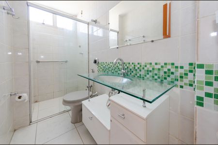 Apartamento à venda com 83m², 3 quartos e 2 vagas Apartamento à venda com 83m², 3 quartos e 2 vagasBanheiro social