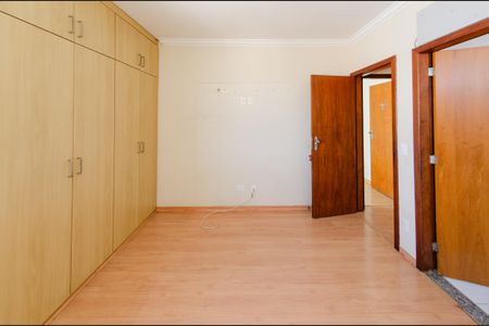 Apartamento à venda com 83m², 3 quartos e 2 vagas Apartamento à venda com 83m², 3 quartos e 2 vagasSuíte