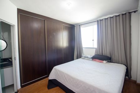 Quarto Suíte de casa para alugar com 3 quartos, 140m² em Pedra Azul, Contagem