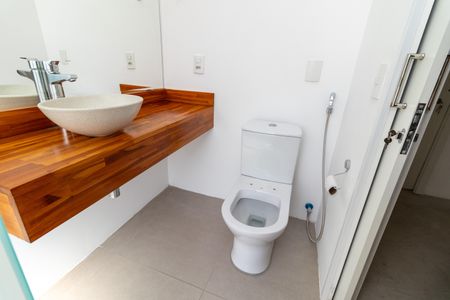 Apartamento à venda com 70m², 2 quartos e 1 vagaBanheiro da Suíte