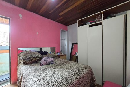 Casa à venda com 153m², 2 quartos e 2 vagasSuíte