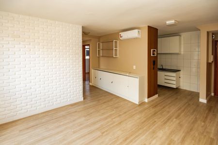 Apartamento à venda com 76m², 2 quartos e 1 vagaSala/Cozinha