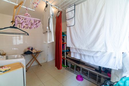 Casa à venda com 200m², 3 quartos e 2 vagas Casa à venda com 200m², 3 quartos e 2 vagasLavanderia