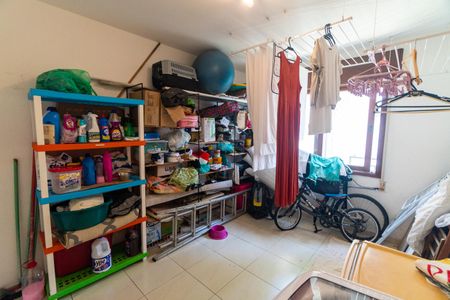 Casa à venda com 200m², 3 quartos e 2 vagas Casa à venda com 200m², 3 quartos e 2 vagasLavanderia