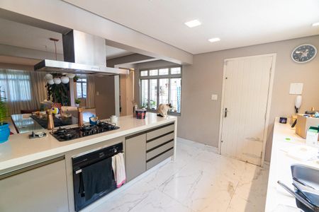 Casa à venda com 200m², 3 quartos e 2 vagas Casa à venda com 200m², 3 quartos e 2 vagasCozinha