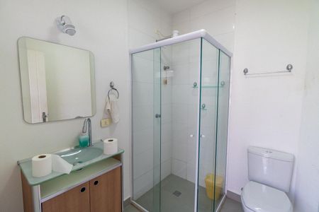 Casa à venda com 200m², 3 quartos e 2 vagas Casa à venda com 200m², 3 quartos e 2 vagasBanheiro de serviço