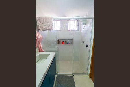 Casa à venda com 200m², 3 quartos e 2 vagas Casa à venda com 200m², 3 quartos e 2 vagasBanheiro da Suíte 2 Detalhe