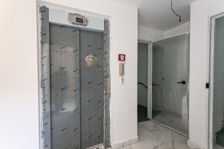 Apartamento para alugar com 45m², 2 quartos e 1 vaga Apartamento para alugar com 45m², 2 quartos e 1 vagaÁrea comum - Elevador