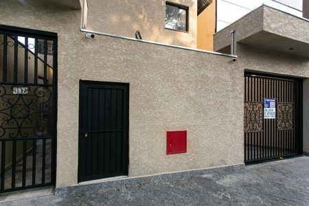 Apartamento para alugar com 45m², 2 quartos e 1 vaga Apartamento para alugar com 45m², 2 quartos e 1 vagaFachada