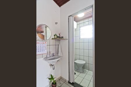 Casa para alugar com 160m², 2 quartos e 3 vagasBanheiro da Churrasqueira