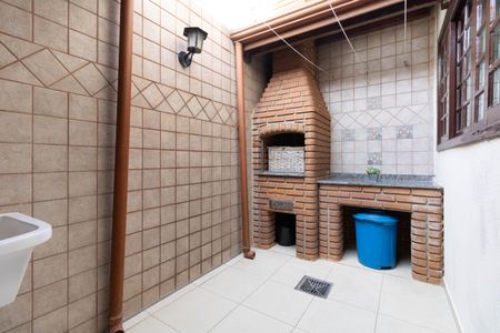 Casa de condomínio à venda com 102m², 3 quartos e 2 vagas Casa de condomínio à venda com 102m², 3 quartos e 2 vagasChurrasqueira