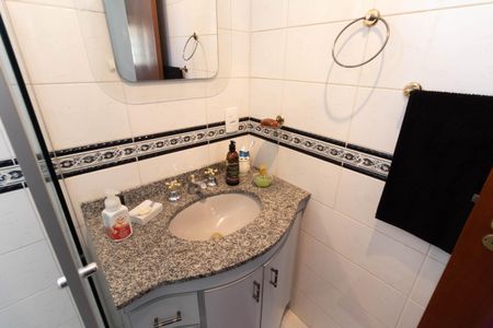 Casa de condomínio à venda com 102m², 3 quartos e 2 vagas Casa de condomínio à venda com 102m², 3 quartos e 2 vagasBanheiro Social