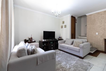 Casa de condomínio à venda com 102m², 3 quartos e 2 vagas Casa de condomínio à venda com 102m², 3 quartos e 2 vagasSala