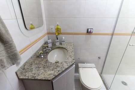 Casa de condomínio à venda com 102m², 3 quartos e 2 vagas Casa de condomínio à venda com 102m², 3 quartos e 2 vagasBanheiro da Suíte
