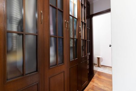 Casa de condomínio à venda com 102m², 3 quartos e 2 vagas Casa de condomínio à venda com 102m², 3 quartos e 2 vagasCloset da Suíte