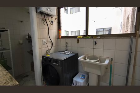 Apartamento à venda com 111m², 3 quartos e 2 vagas Apartamento à venda com 111m², 3 quartos e 2 vagasCozinha e Área de Serviço