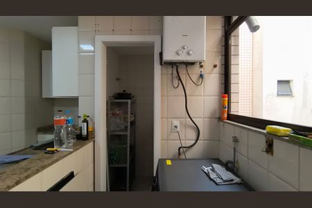 Apartamento à venda com 111m², 3 quartos e 2 vagas Apartamento à venda com 111m², 3 quartos e 2 vagasCozinha e Área de Serviço