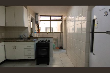 Apartamento à venda com 111m², 3 quartos e 2 vagas Apartamento à venda com 111m², 3 quartos e 2 vagasCozinha e Área de Serviço