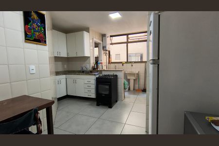 Apartamento à venda com 111m², 3 quartos e 2 vagas Apartamento à venda com 111m², 3 quartos e 2 vagasCozinha e Área de Serviço
