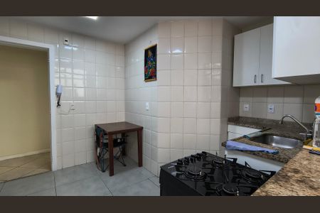 Apartamento à venda com 111m², 3 quartos e 2 vagas Apartamento à venda com 111m², 3 quartos e 2 vagasCozinha e Área de Serviço