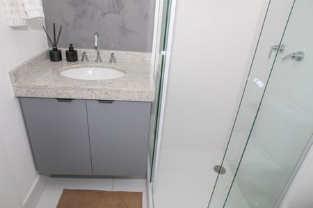 Banheiro de kitnet/studio para alugar com 1 quarto, 22m² em Perdizes, São Paulo