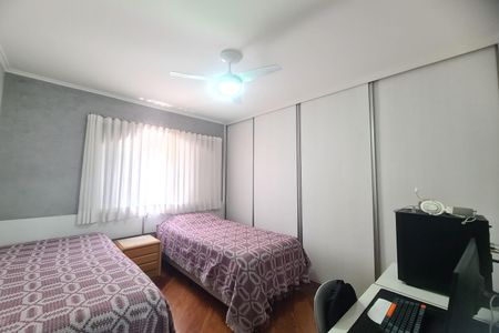 Casa à venda com 134m², 3 quartos e 2 vagas Casa à venda com 134m², 3 quartos e 2 vagasQuarto 2