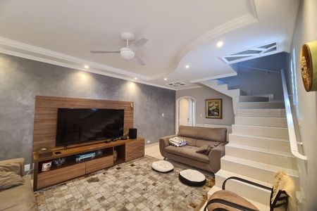 Casa à venda com 134m², 3 quartos e 2 vagas Casa à venda com 134m², 3 quartos e 2 vagasSala