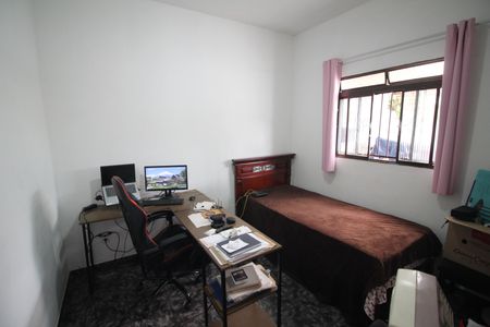 Quarto 2 de apartamento para alugar com 2 quartos, 45m² em Pilar, Belo Horizonte