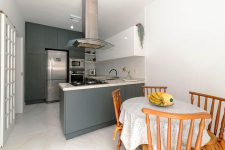 Cozinha de casa para alugar com 3 quartos, 300m² em Boa Vista, Porto Alegre