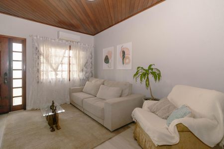 Sala de casa para alugar com 3 quartos, 300m² em Boa Vista, Porto Alegre