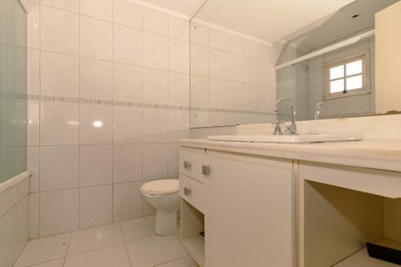 Casa para alugar com 200m², 3 quartos e 2 vagas Casa para alugar com 200m², 3 quartos e 2 vagasBanheiro 3