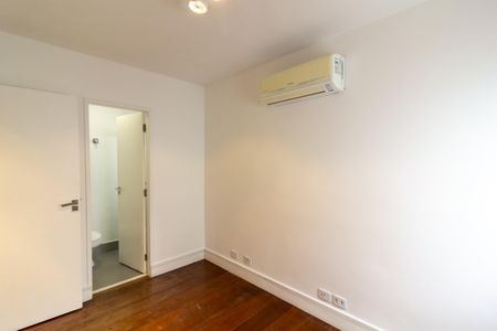 Casa de condomínio para alugar com 152m², 3 quartos e 2 vagasSuíte 2