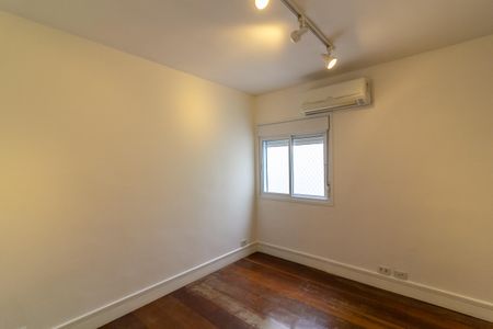 Casa de condomínio para alugar com 152m², 3 quartos e 2 vagasSuíte 1