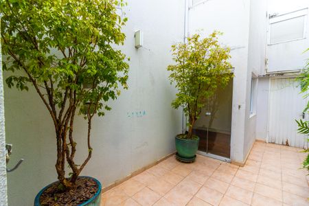 Casa de condomínio para alugar com 152m², 3 quartos e 2 vagasQuintal