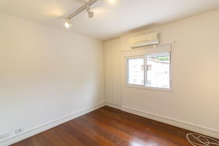 Casa de condomínio para alugar com 152m², 3 quartos e 2 vagasSuíte 3