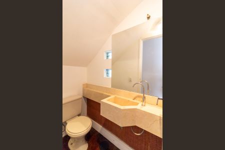 Casa de condomínio para alugar com 152m², 3 quartos e 2 vagasLavabo